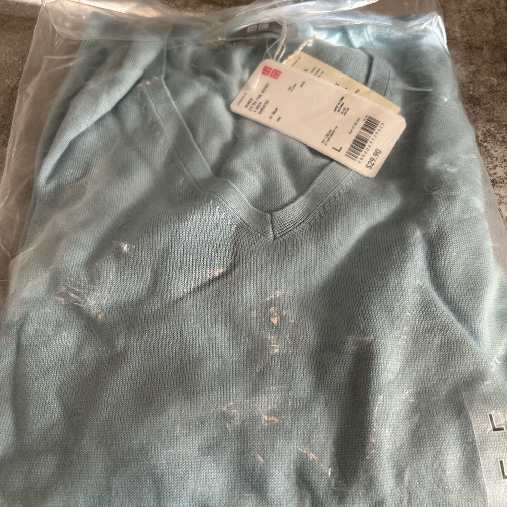 Blue V-Neck Women's Sweater 100% wool - Picture 3 of 8